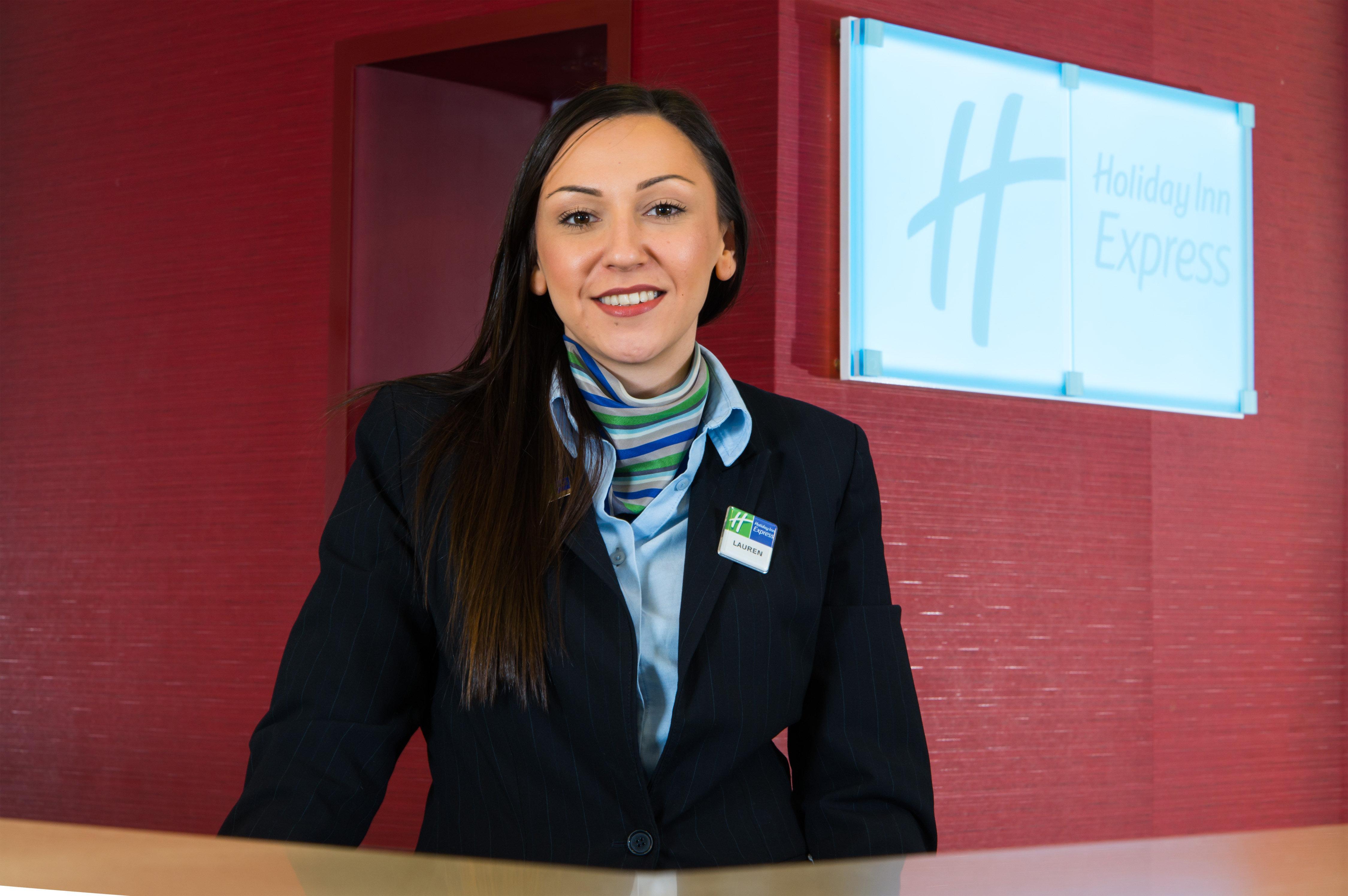 Holiday Inn Express Birmingham Oldbury By Ihg Exterior foto