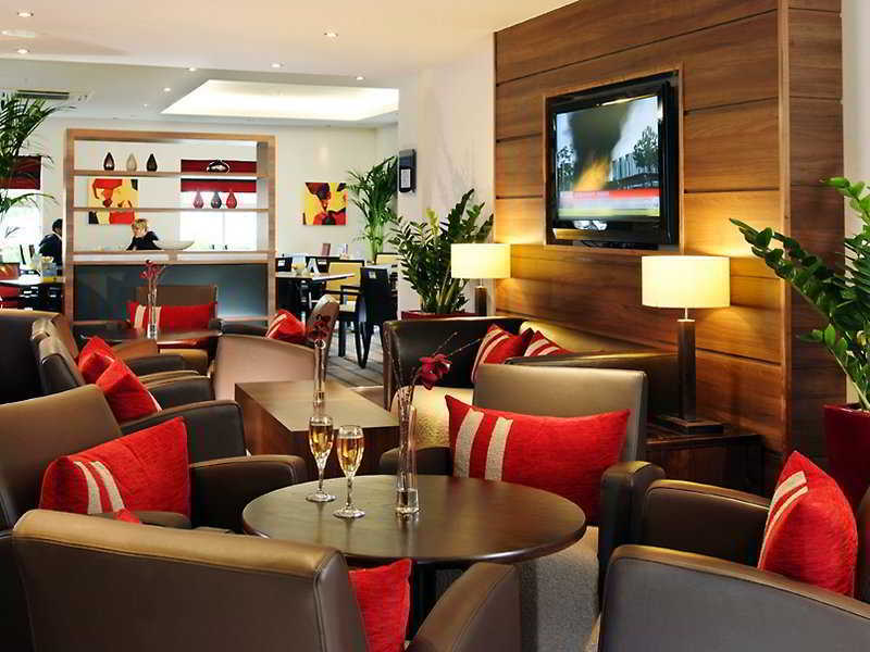 Holiday Inn Express Birmingham Oldbury By Ihg Exterior foto